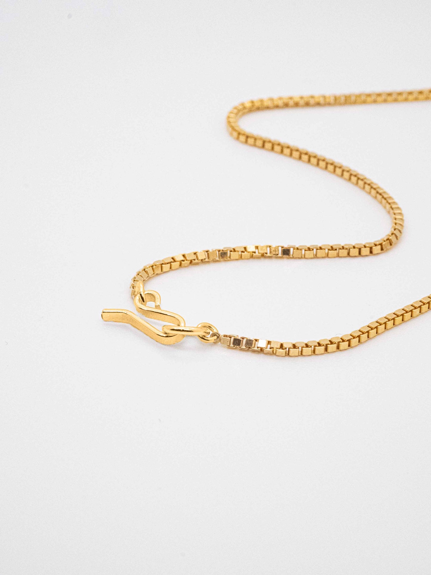 Square chain Necklace Gold