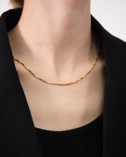 Square chain Necklace Gold