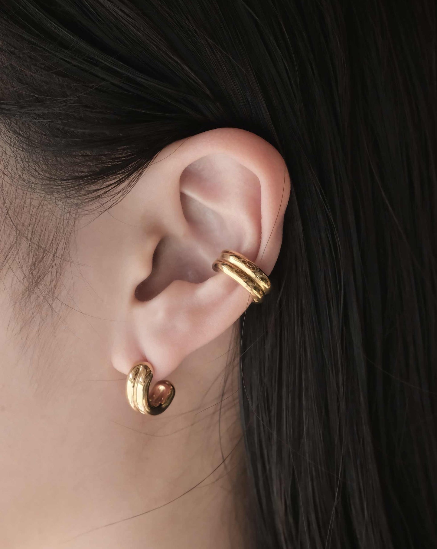 Loop Ear Cuff Gold